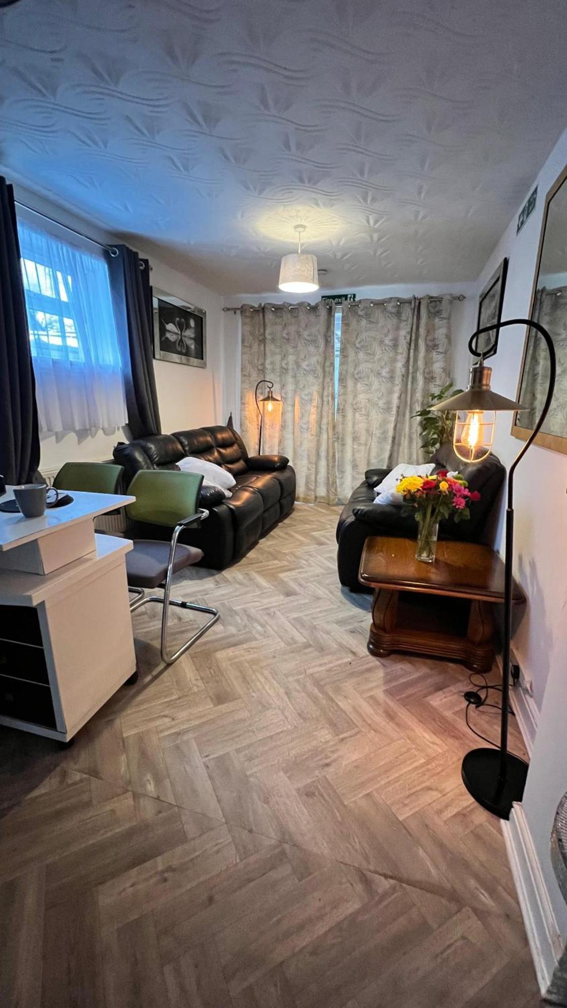 Steyn Guest Lodge High Wycombe Bagian luar foto
